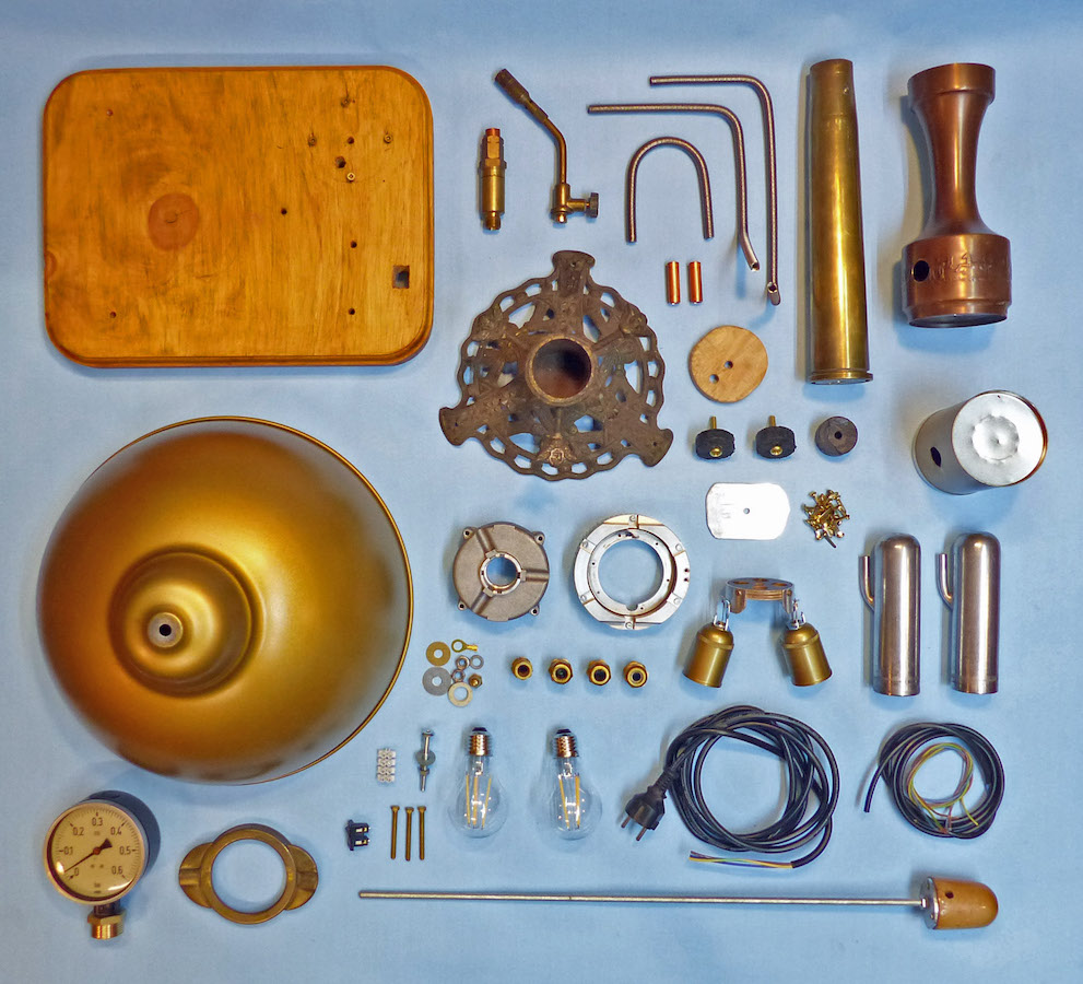 Steampunk Lamp 85 parts.jpg